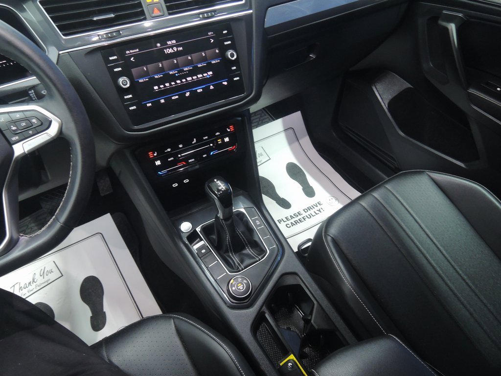 Used 2022 Volkswagen Tiguan SE image 16