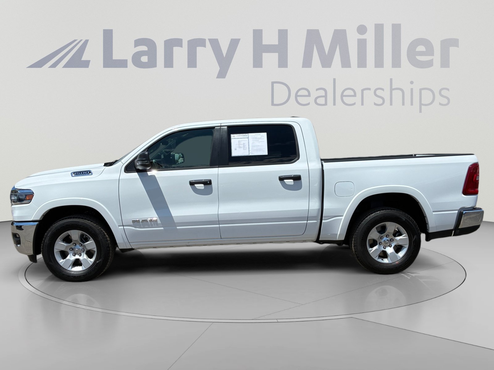 Used 2026 RAM 1500 Big Horn AWD/4WD image 2