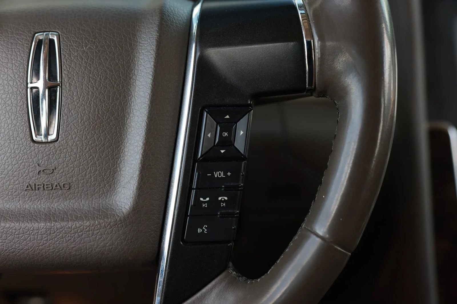 Used 2015 Lincoln Navigator L 2WD image 30