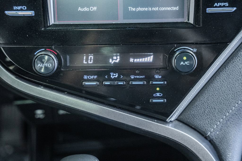 Used 2018 Toyota Camry SE w/ Moonroof Package image 20