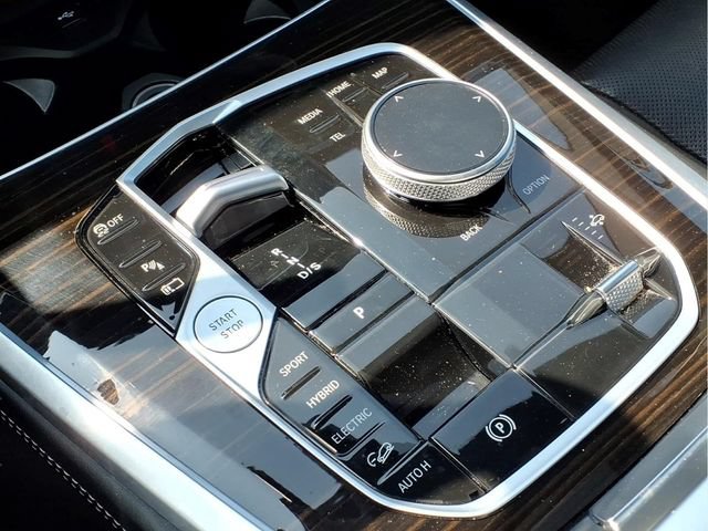 Used 2025 BMW X5 xDrive50e AWD/4WD image 12