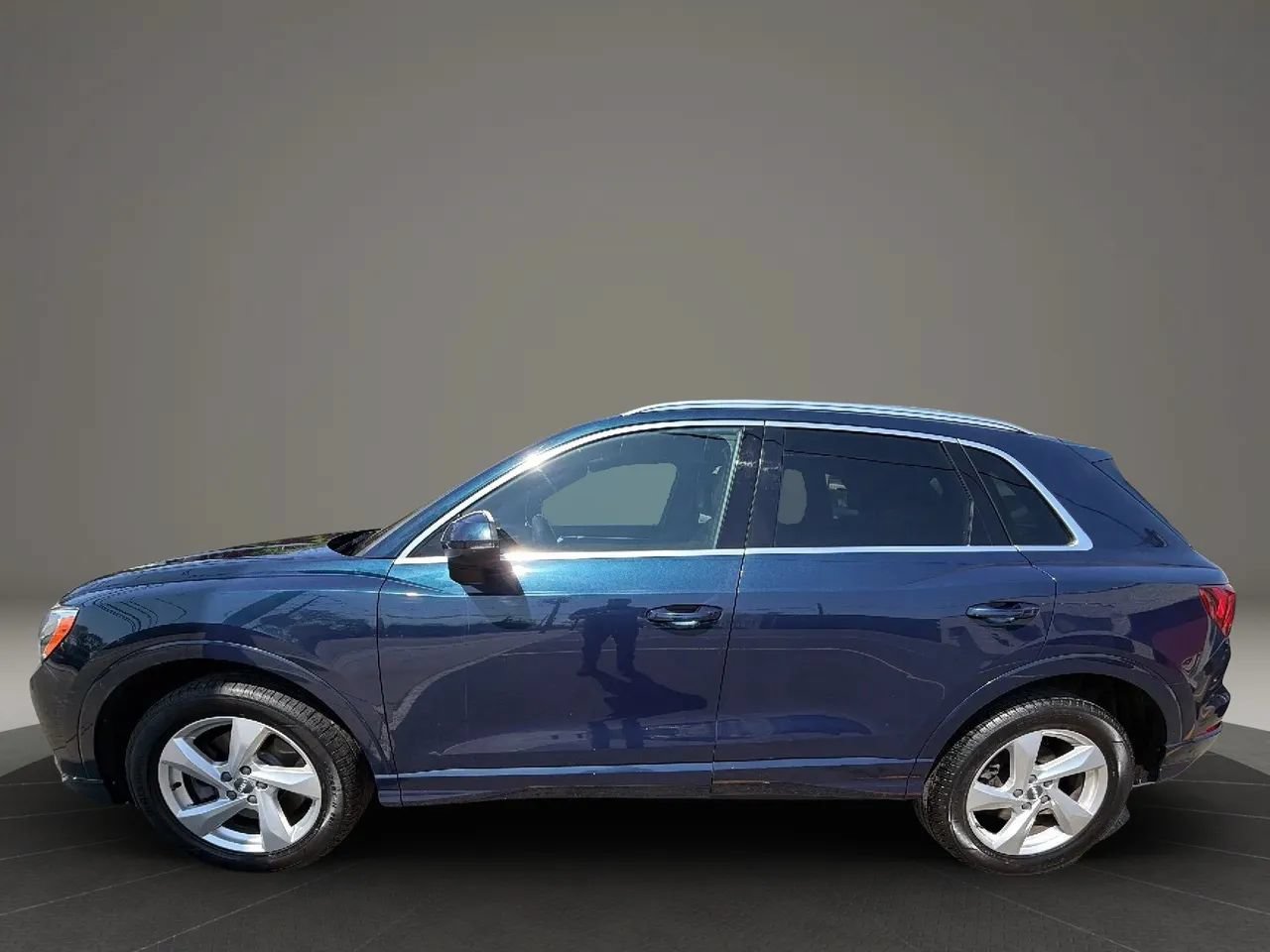 Used 2020 Audi Q3 2.0T Premium w/ Convenience Package AWD/4WD image 8