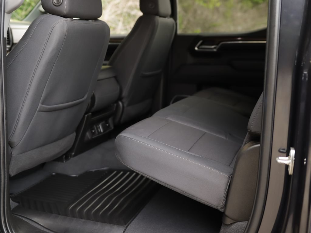 Used 2023 Chevrolet Silverado 1500 LT AWD/4WD image 25