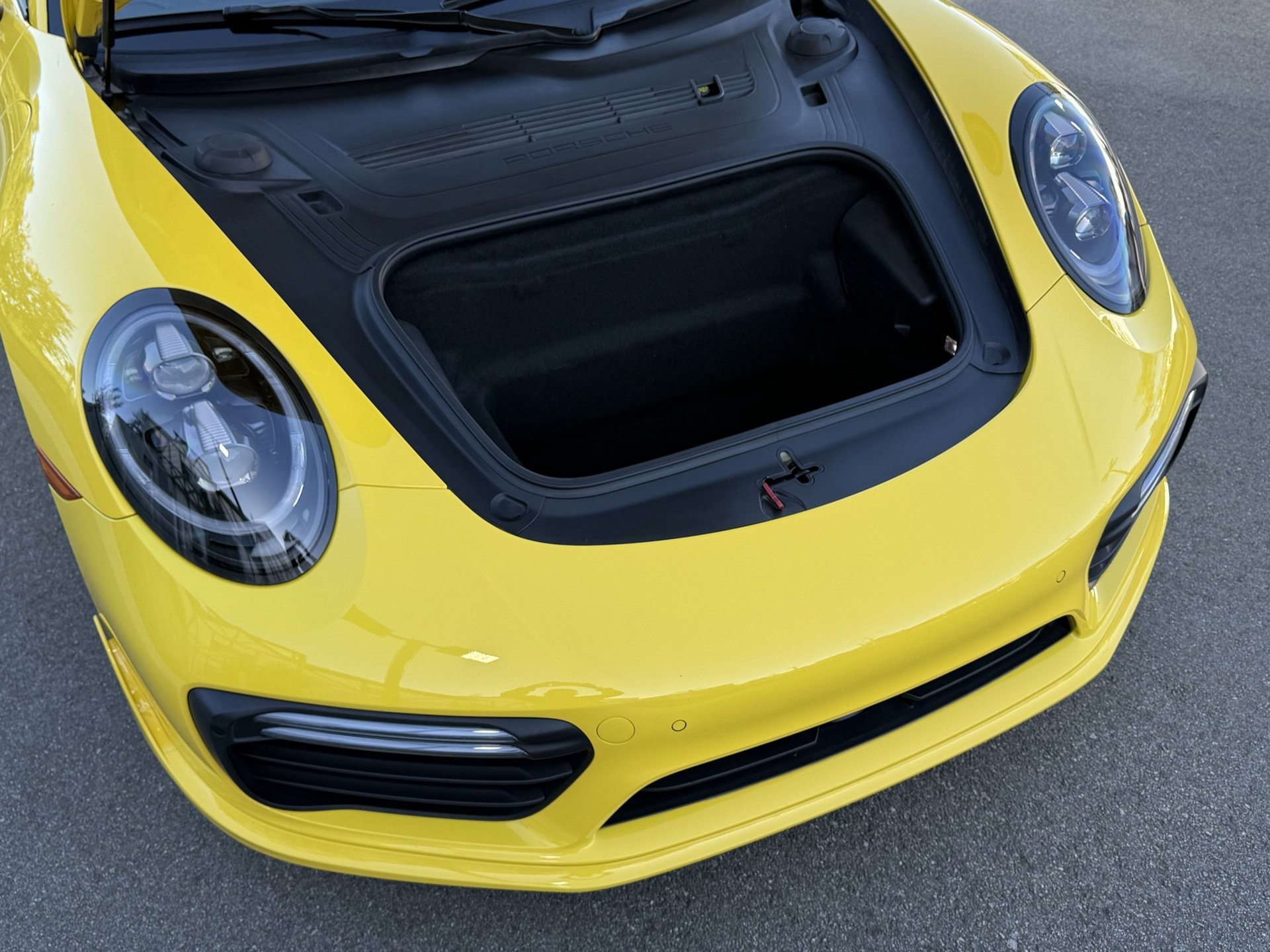 Certified 2019 Porsche 911 Turbo S image 34