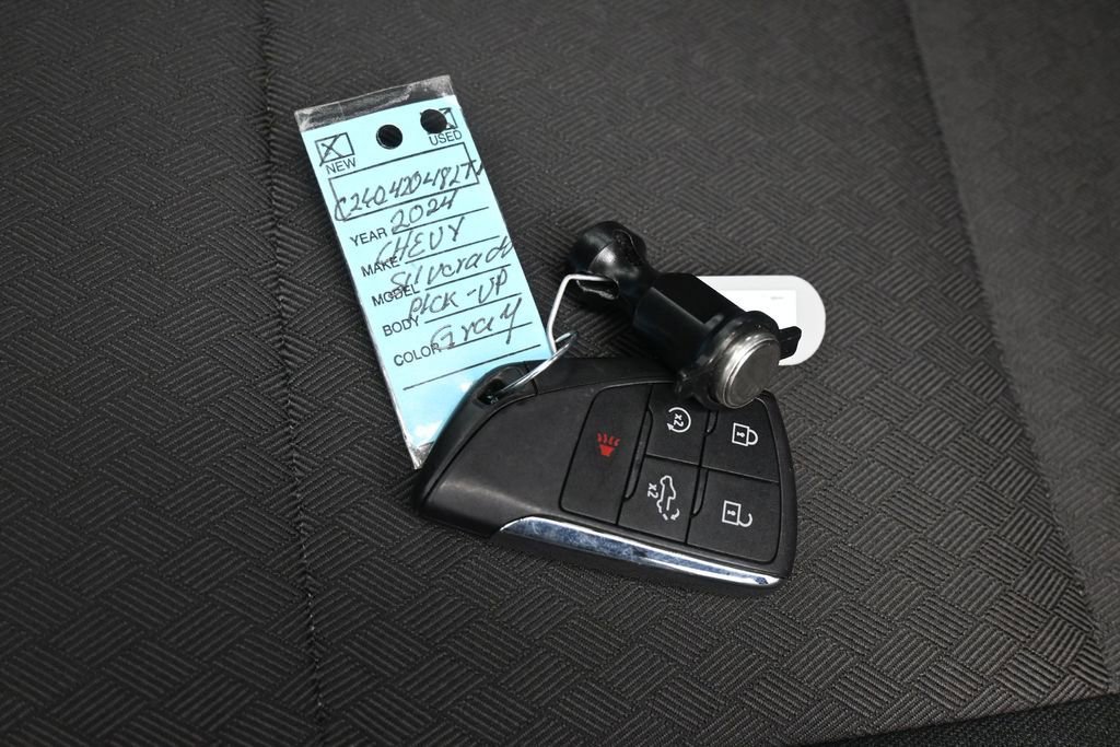 Used 2024 Chevrolet Silverado 1500 LT RWD image 25