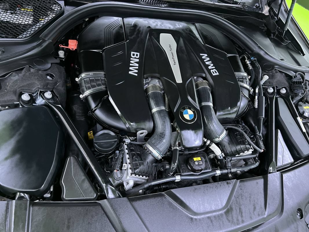 Used 2018 BMW 750i xDrive AWD/4WD image 30