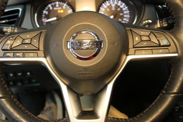 Used 2019 Nissan Rogue SL image 22