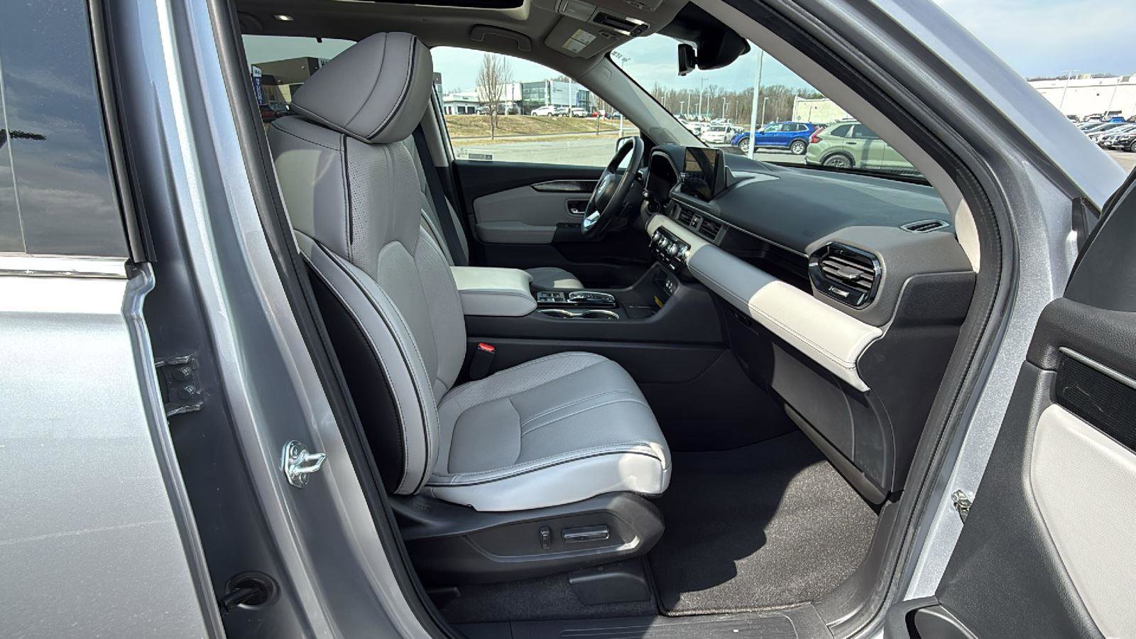 Used 2023 Honda Pilot Elite image 19