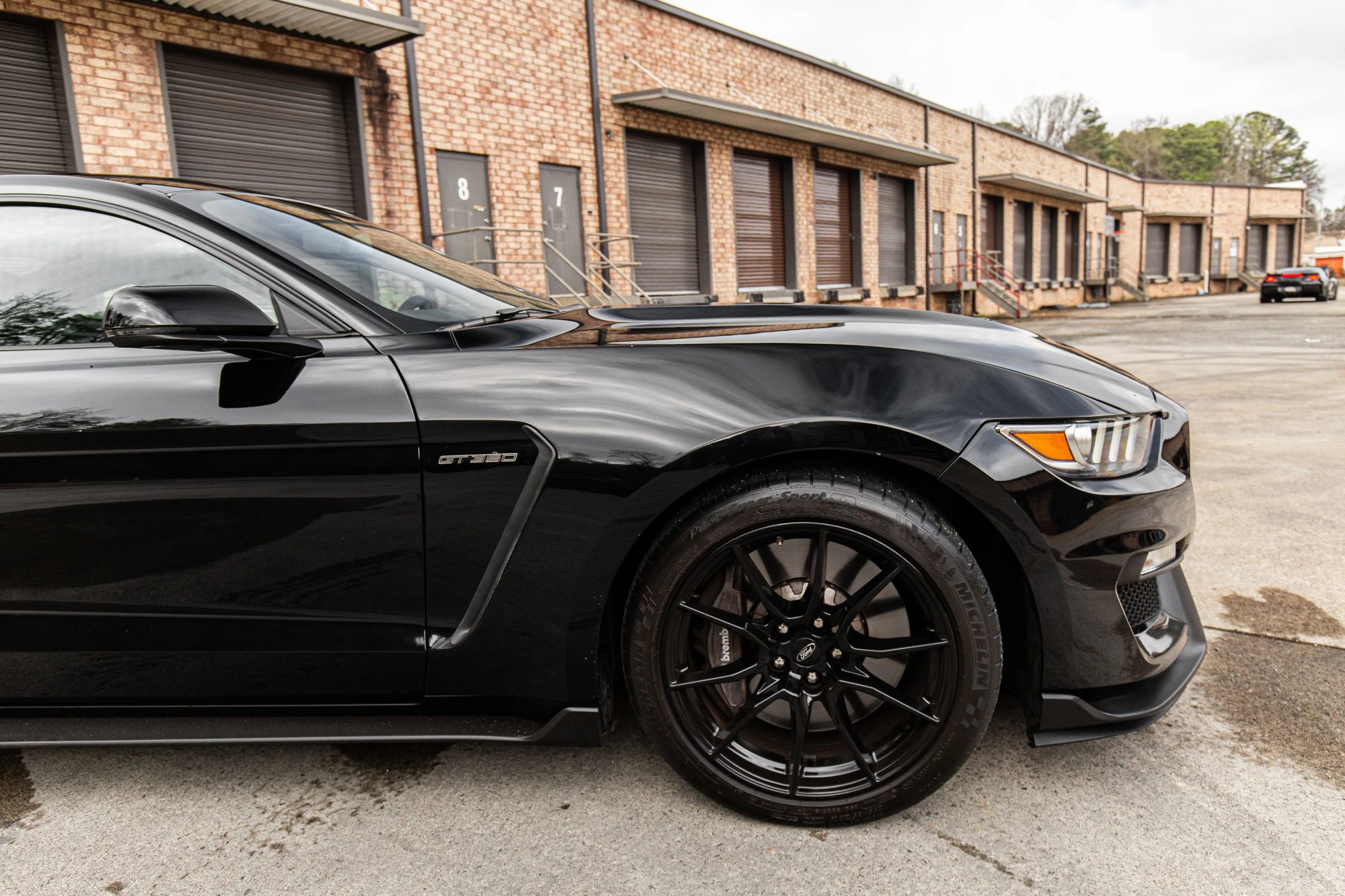 Used 2019 Ford Mustang Shelby GT350 w/ Technology Package image 4