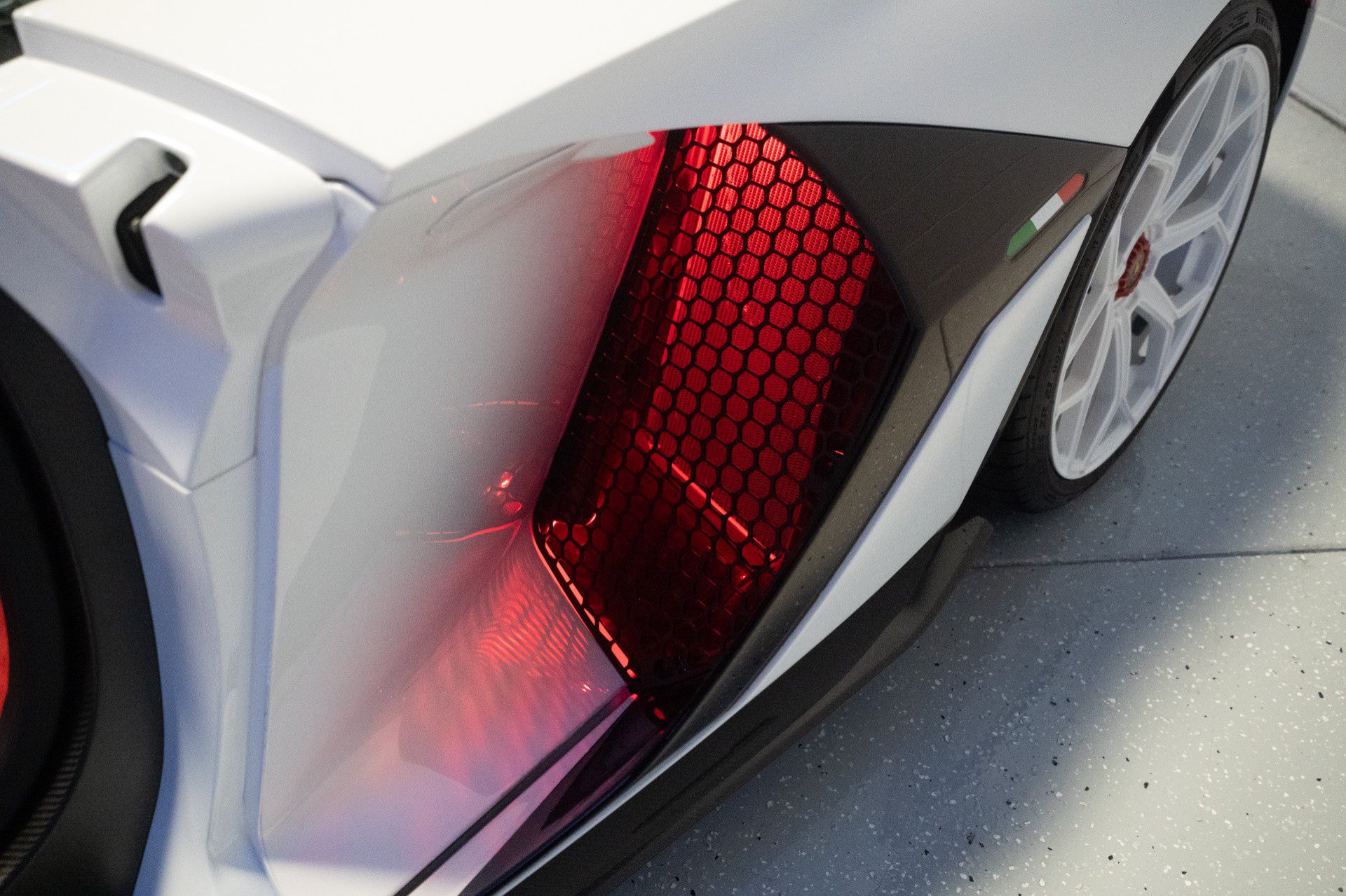 Used 2020 Lamborghini Aventador SVJ AWD/4WD image 70