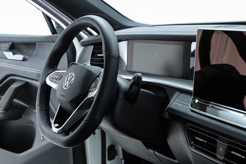 New 2026 Volkswagen Tiguan SE R-Line image 74