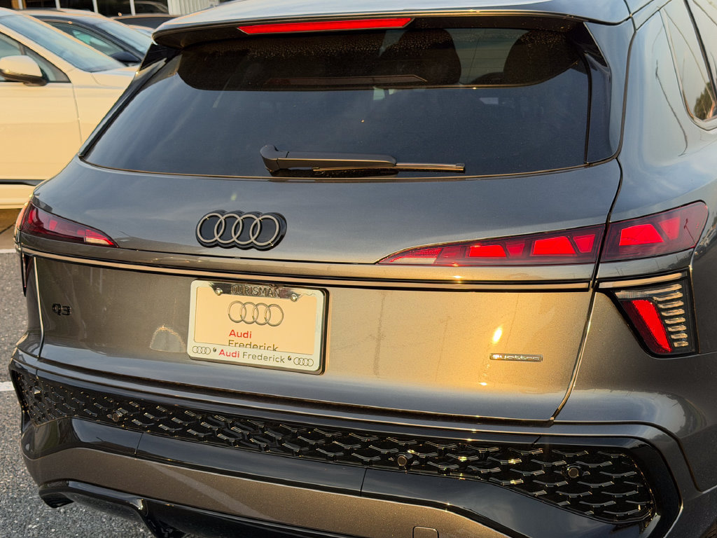 New 2026 Audi Q3 quattro 2.0T AWD/4WD image 5