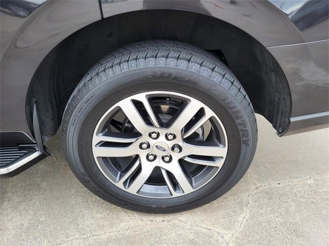 Used 2022 Ford Expedition Limited image 25