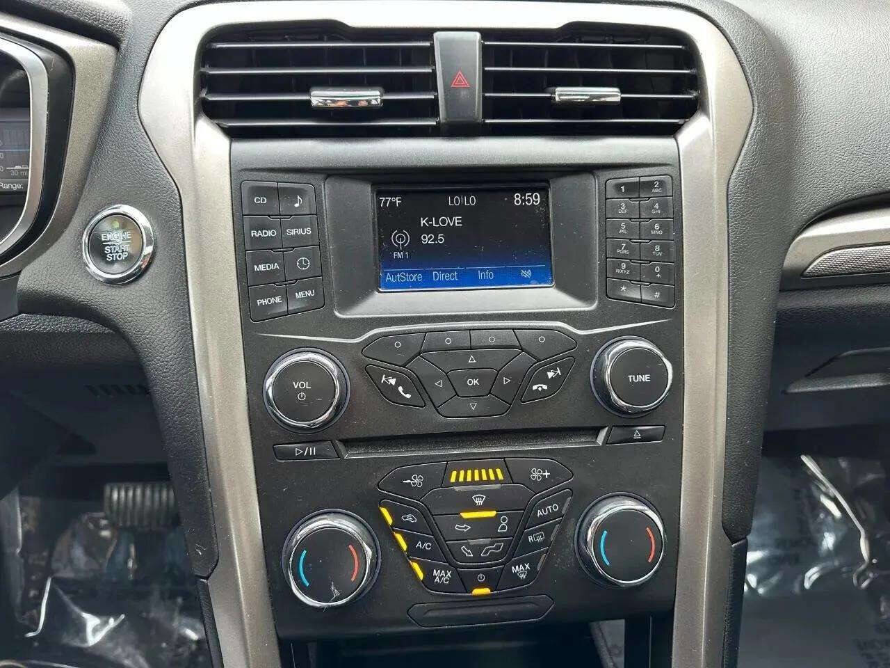 Used 2018 Ford Fusion SE image 29