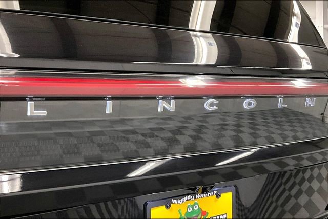 Used 2025 Lincoln Navigator Reserve image 9