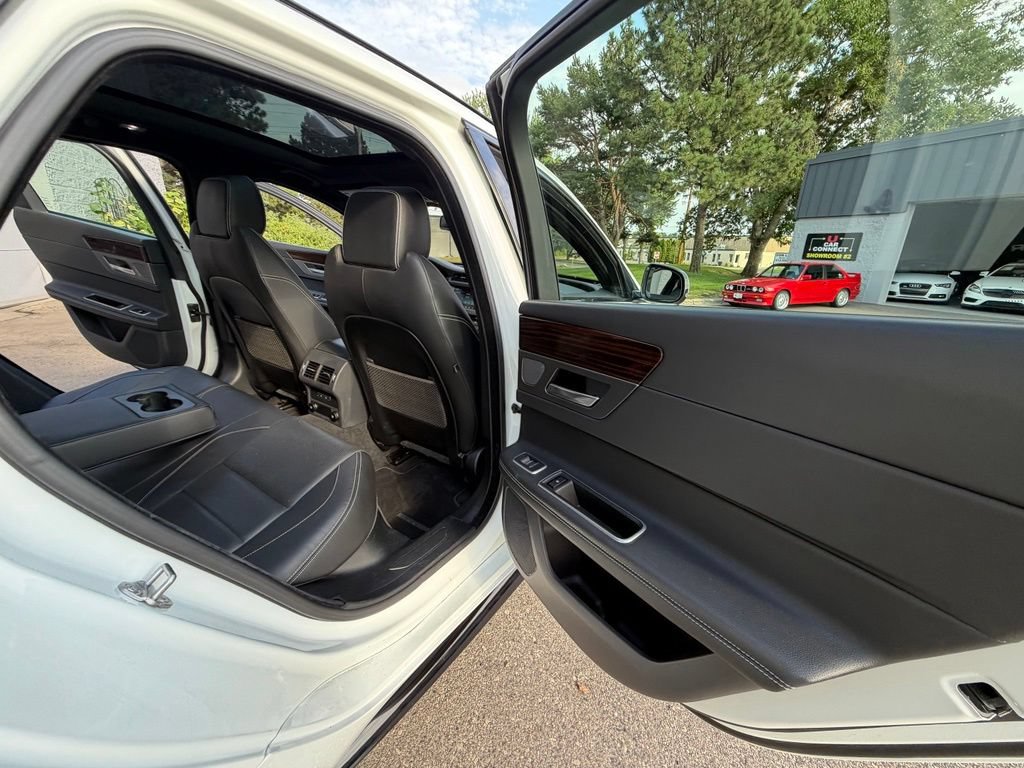 Used 2018 Jaguar XF S AWD/4WD image 24