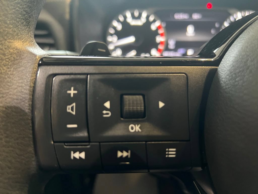 Used 2021 Nissan Rogue SV AWD/4WD image 25