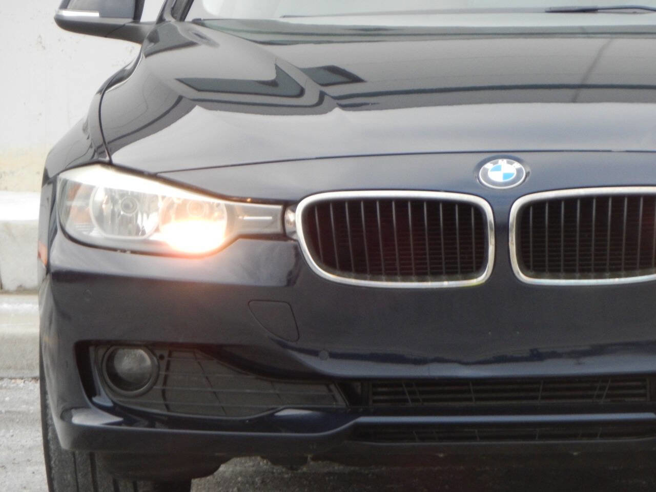 Used 2014 BMW 320i Sedan RWD image 9