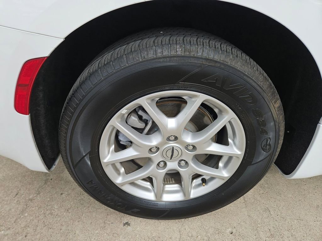 Used 2025 Chrysler Pacifica Select image 25