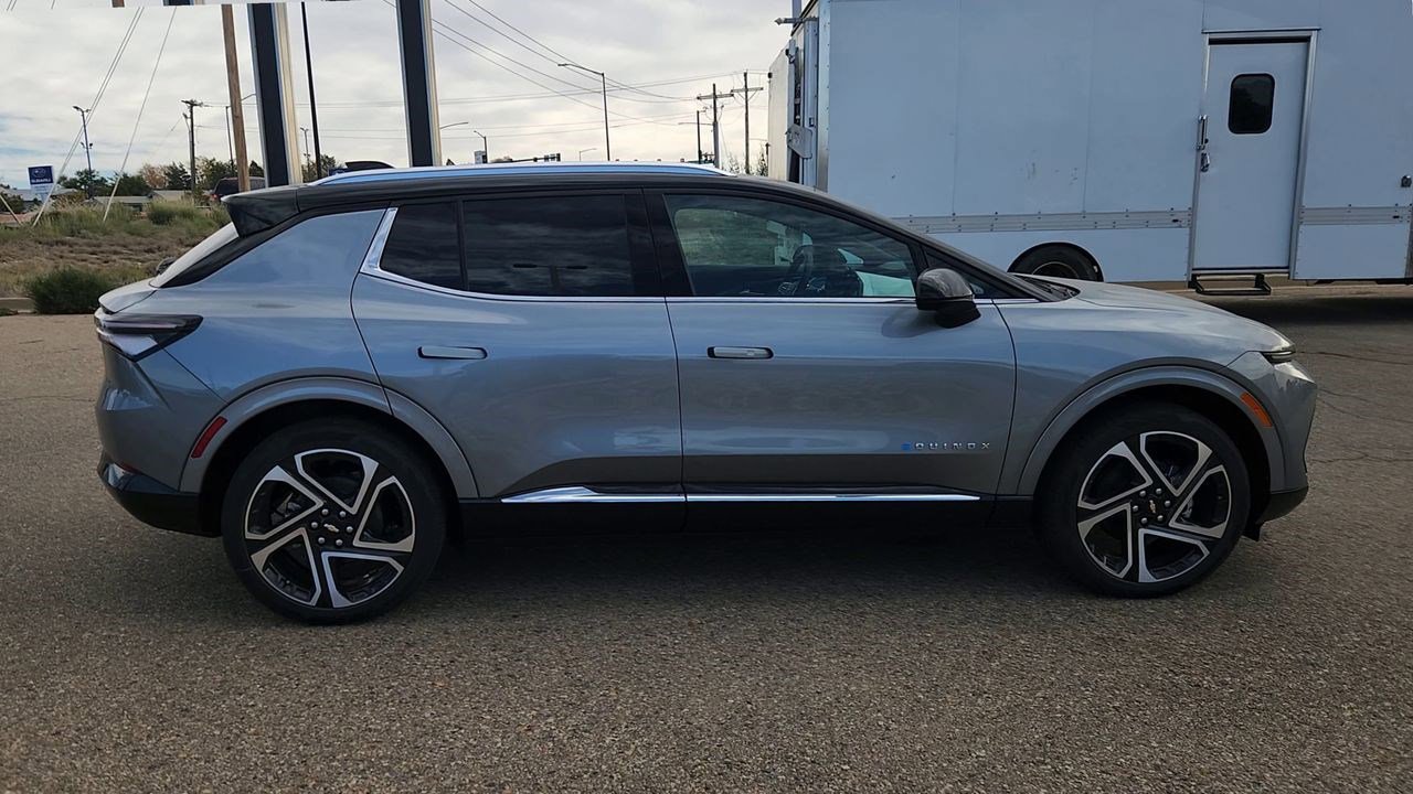 New 2026 Chevrolet Equinox EV LT image 9