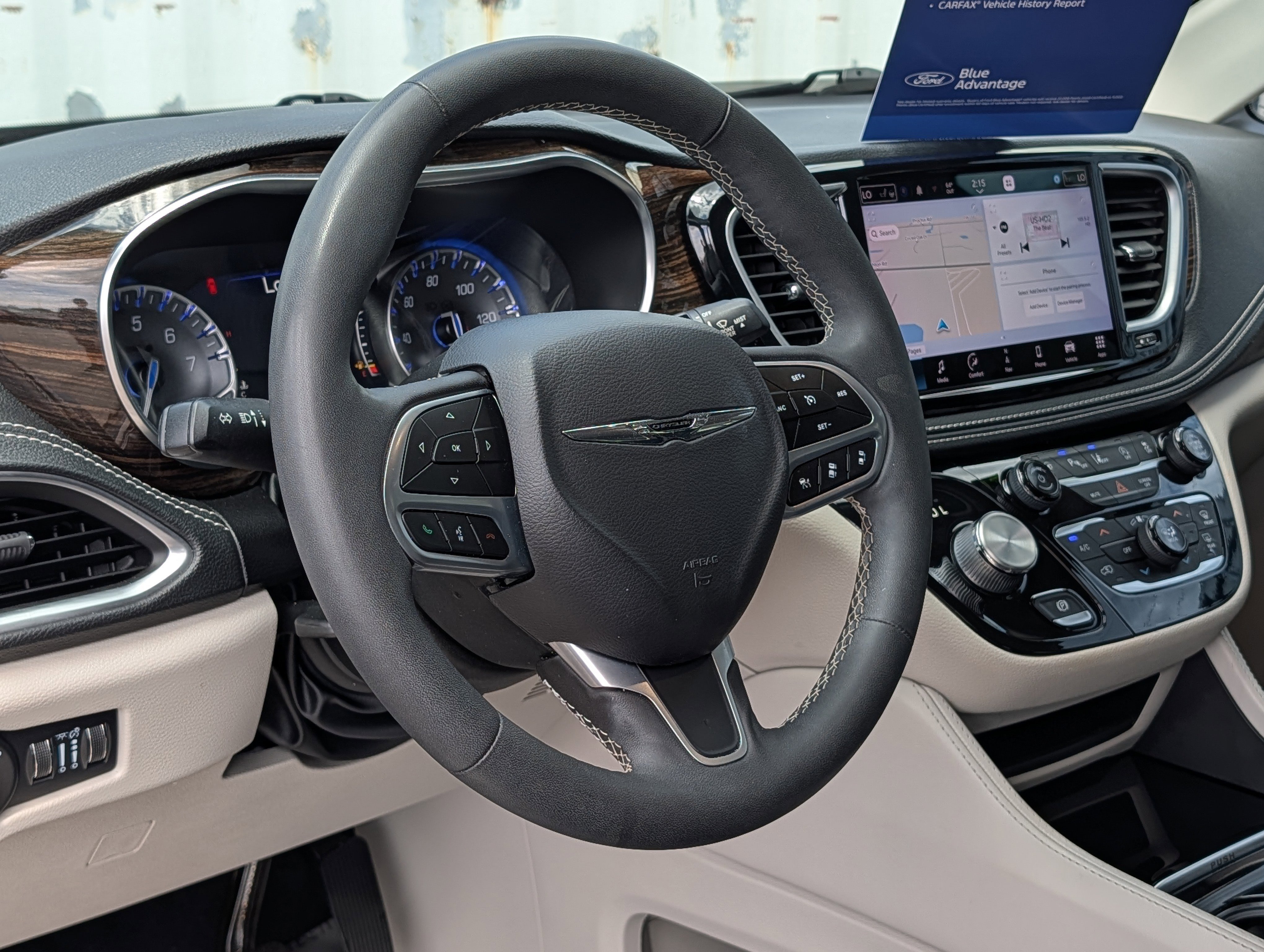 Used 2022 Chrysler Pacifica Limited FWD image 23