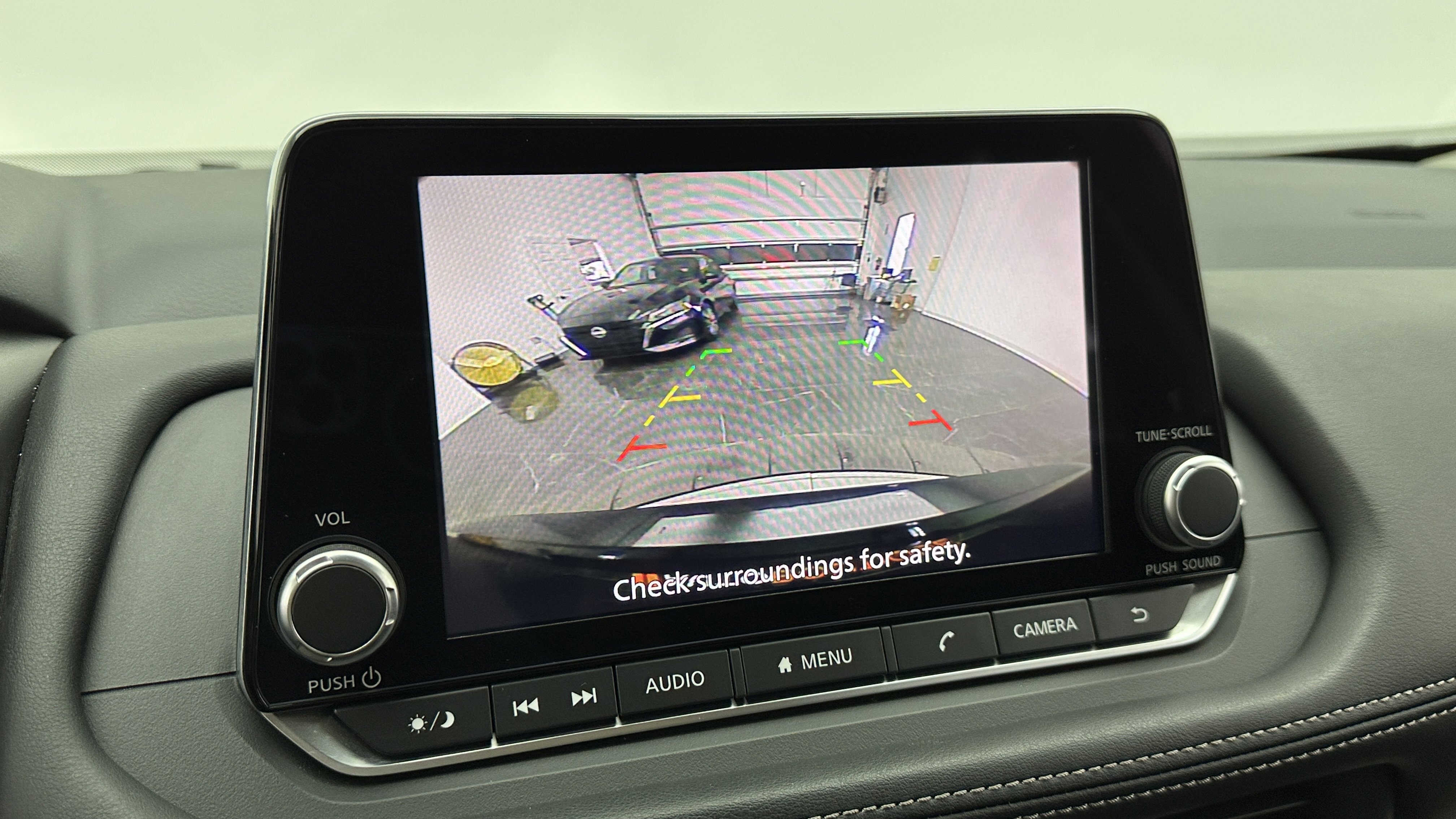 Used 2025 Nissan Rogue SV image 16