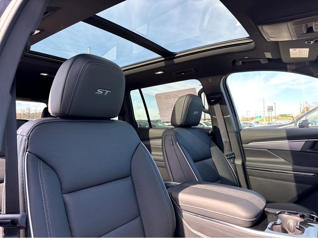 New 2026 Buick Enclave Sport Touring w/ Power Package AWD/4WD image 5