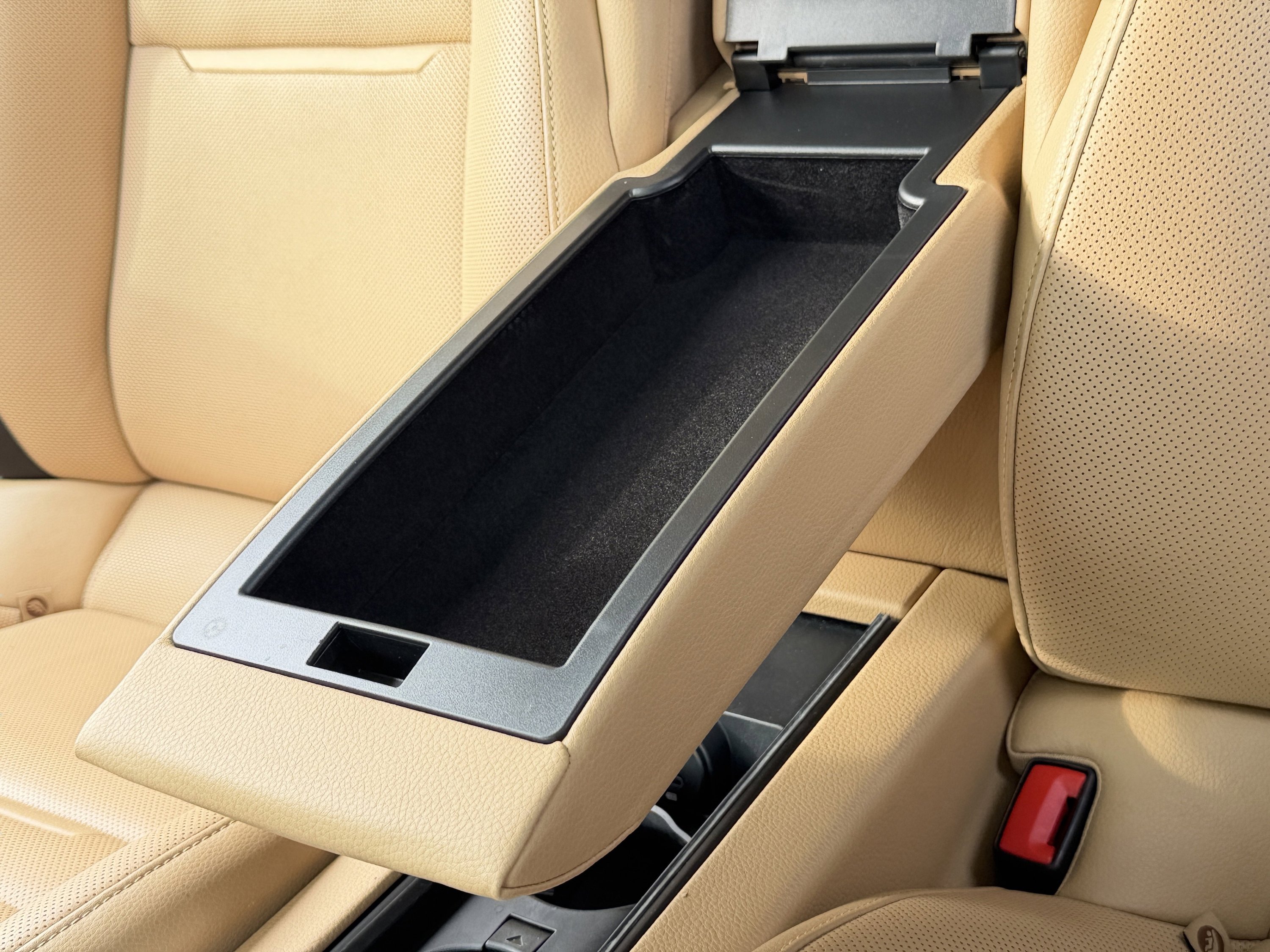 Used 2023 Porsche Panamera 4 Platinum Edition image 51