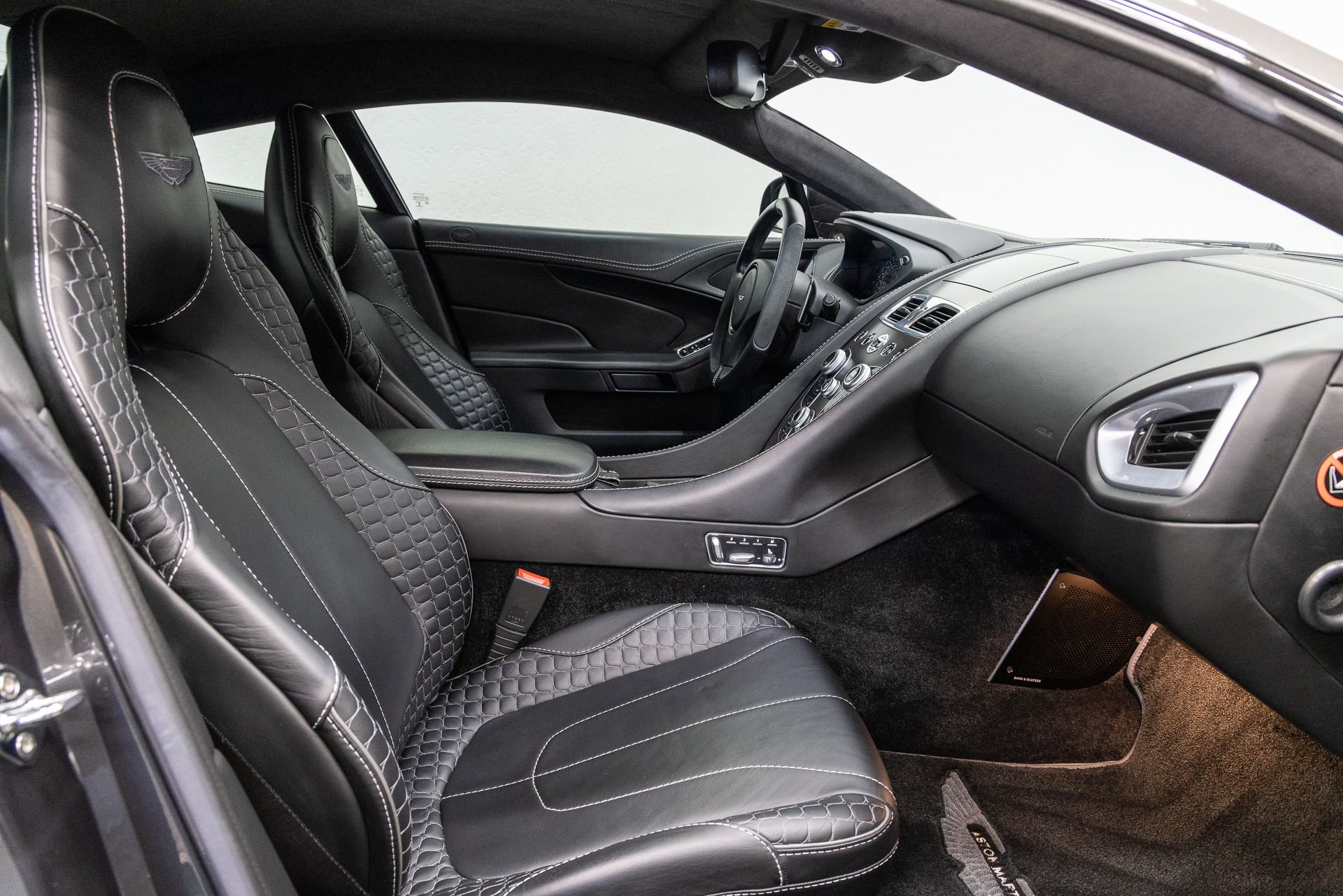 Used 2015 Aston Martin Vanquish Coupe RWD image 14