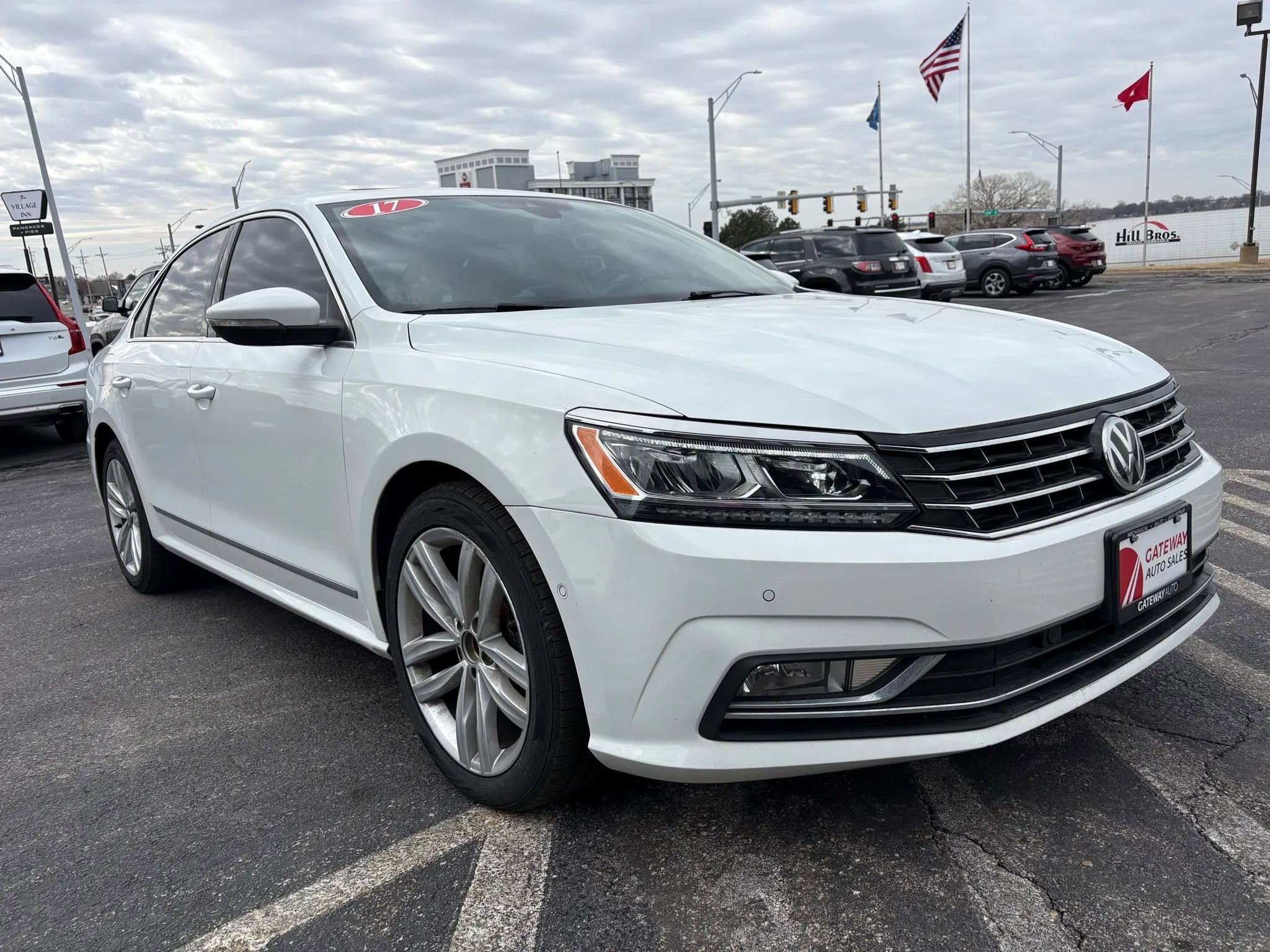 Used 2017 Volkswagen Passat 1.8T SEL Premium image 7