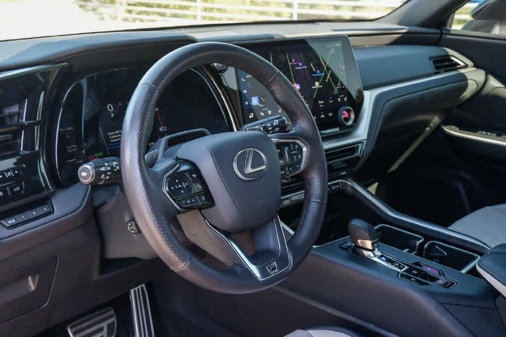 Used 2025 Lexus TX 500h AWD w/ Technology Package image 31