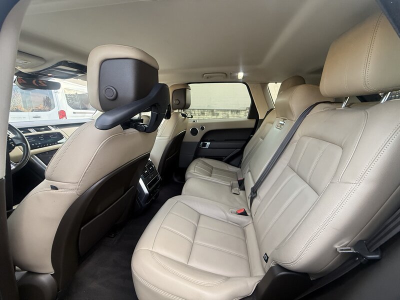 Used 2019 Land Rover Range Rover Sport SE AWD/4WD image 28