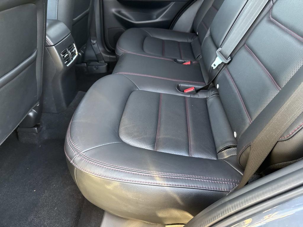 Certified 2023 MAZDA CX-5 Carbon Edition image 19