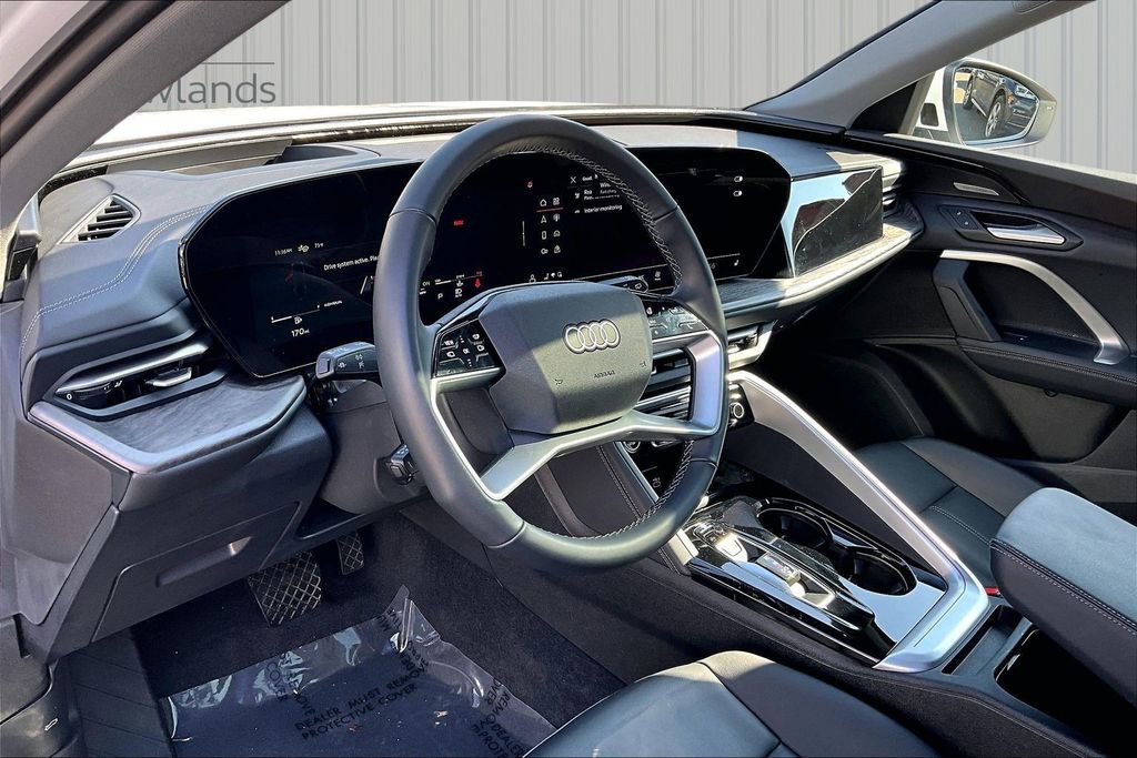 Used 2025 Audi Q5 Premium Plus w/ Premium Plus image 17