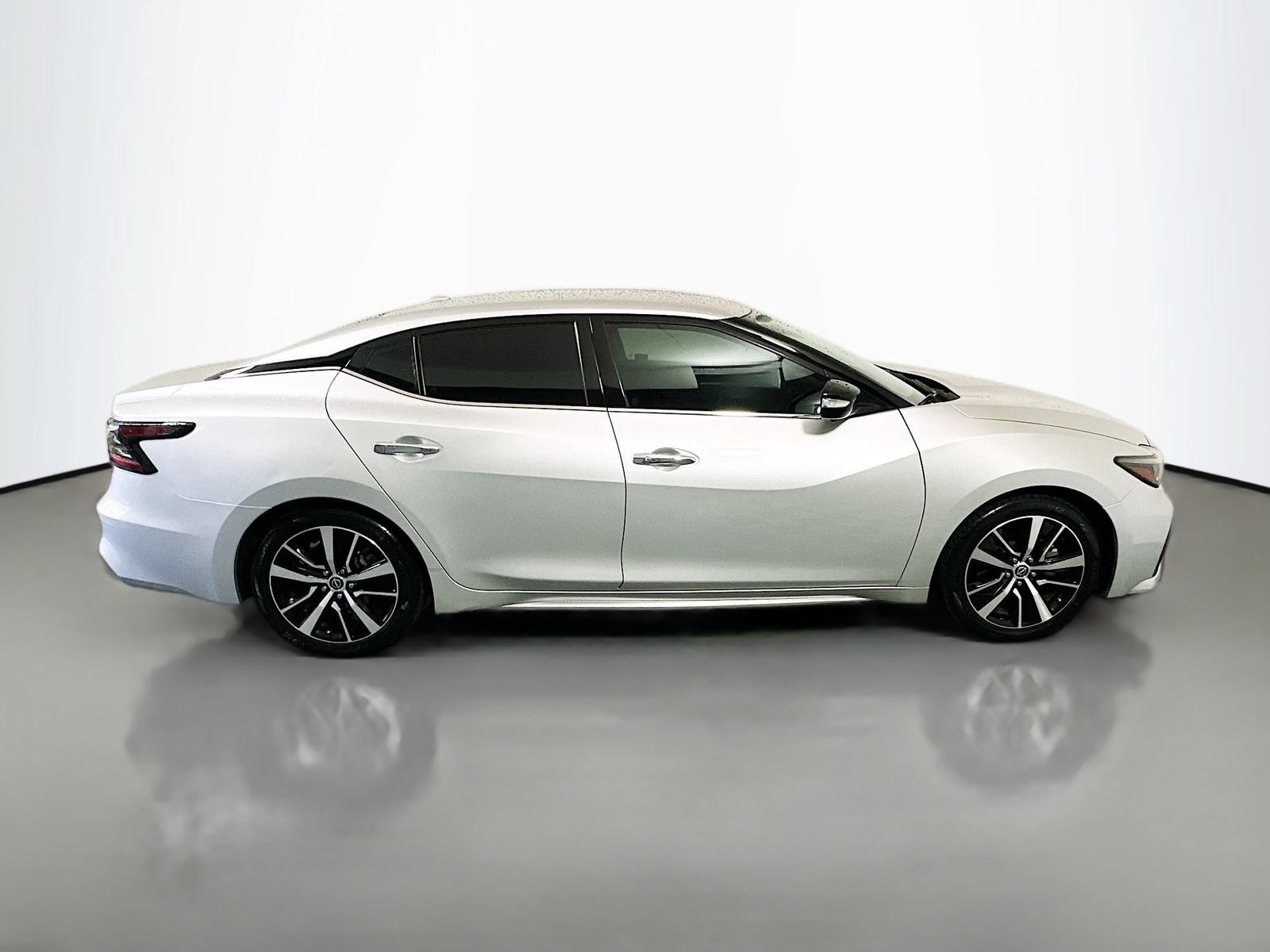 Used 2022 Nissan Maxima SV w/ Floor Mat Group FWD image 8