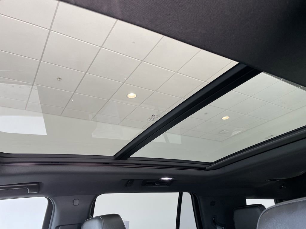 Used 2021 Chevrolet Tahoe LT w/ LT Signature Package AWD/4WD image 11