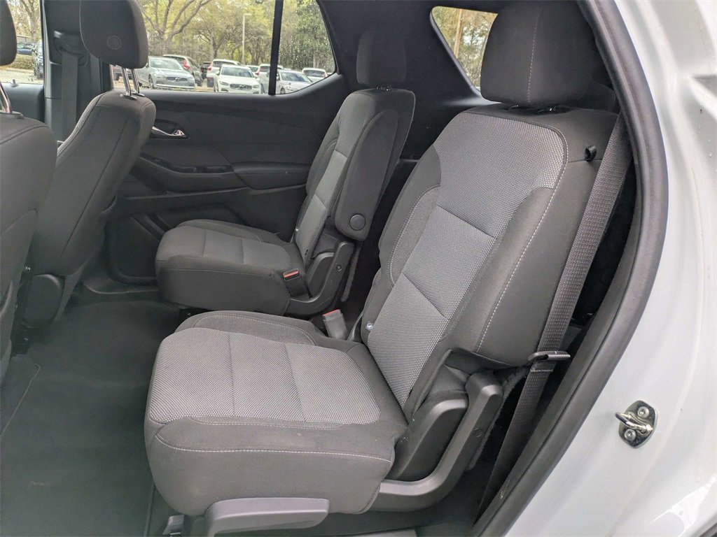 Used 2023 Chevrolet Traverse LT image 15