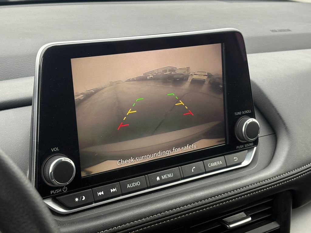 Used 2024 Nissan Rogue SV image 16