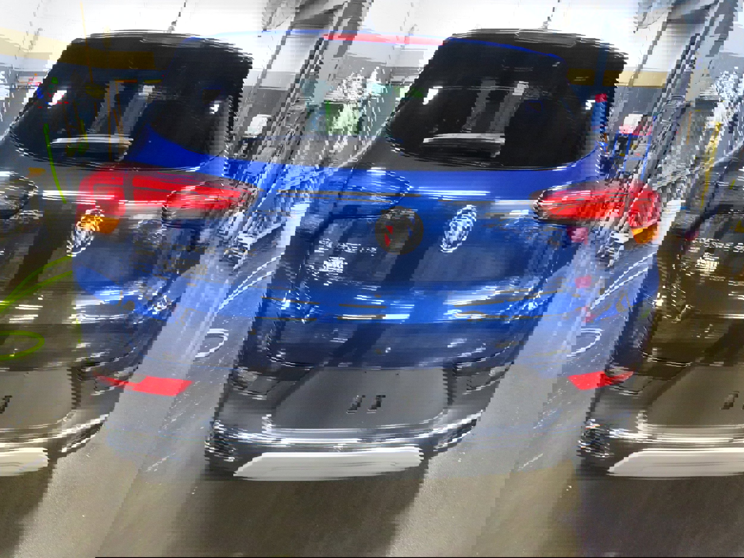 Used 2023 Buick Encore GX Essence w/ Experience Buick Package image 5