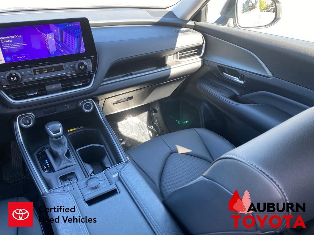 Used 2025 Toyota Grand Highlander AWD image 25