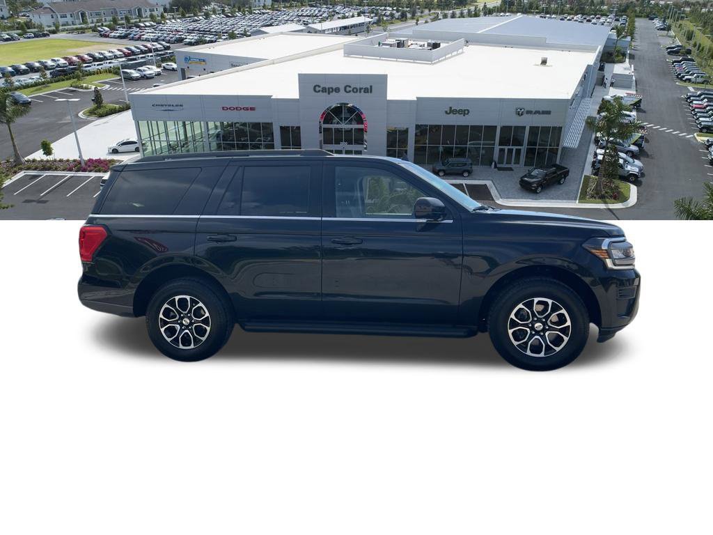 Used 2024 Ford Expedition XLT AWD/4WD image 5