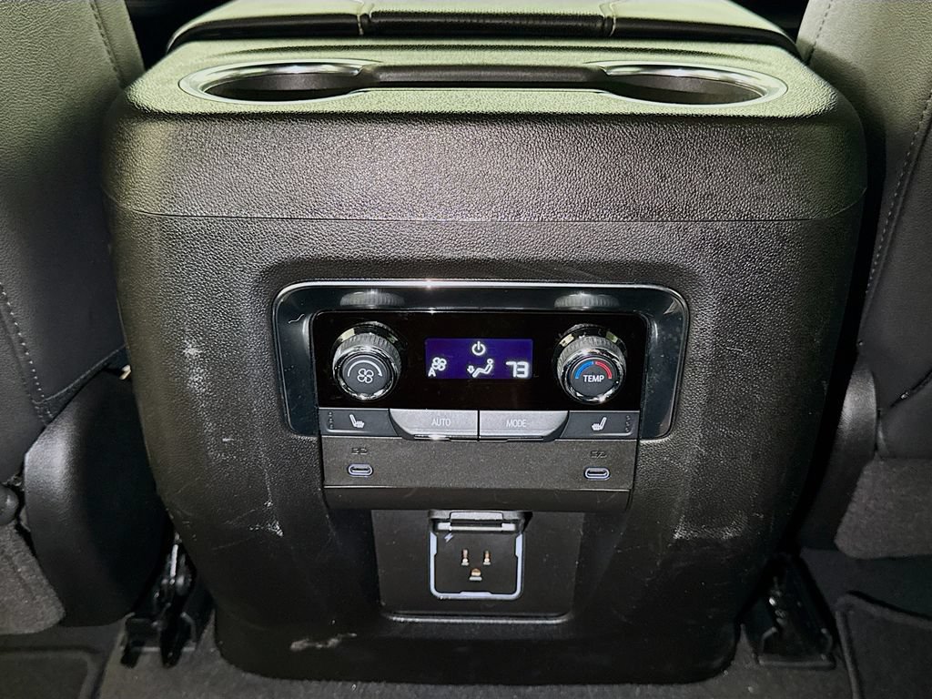 Certified 2025 Chevrolet Suburban Premier AWD/4WD image 24