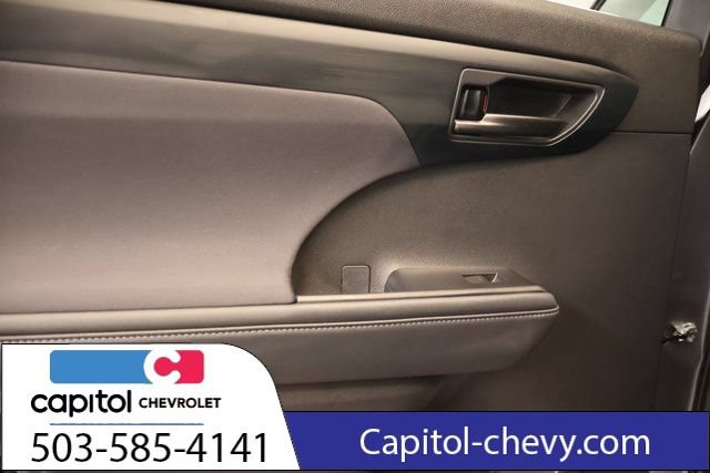 Used 2022 Toyota Highlander LE AWD/4WD image 28