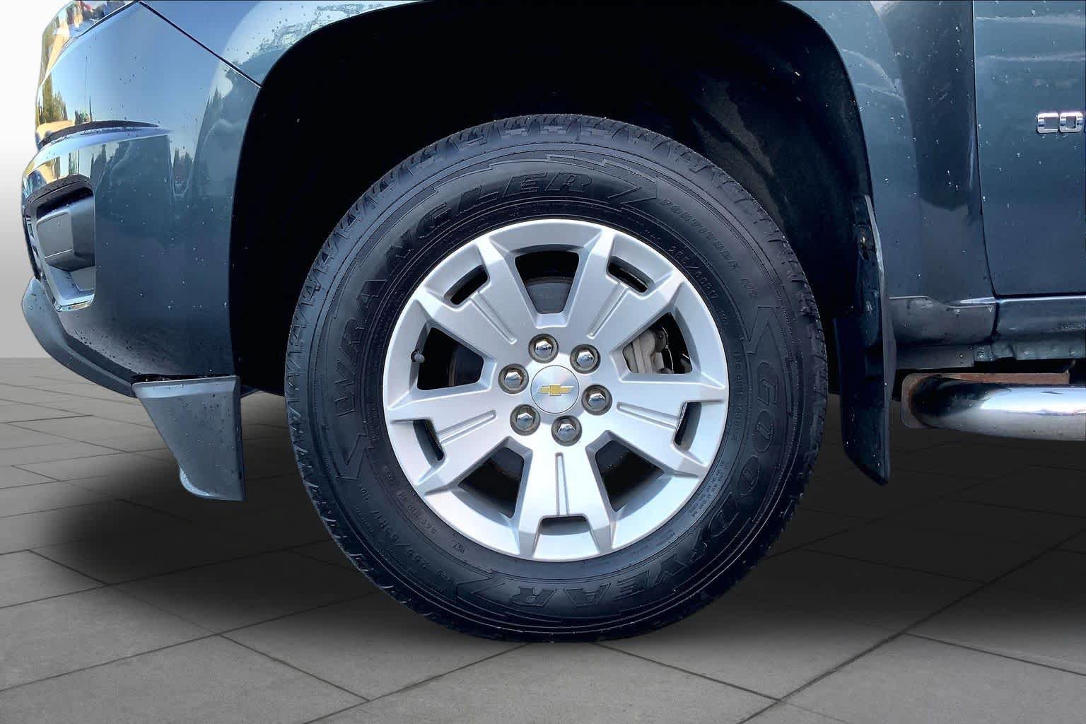 Used 2019 Chevrolet Colorado LT AWD/4WD image 11