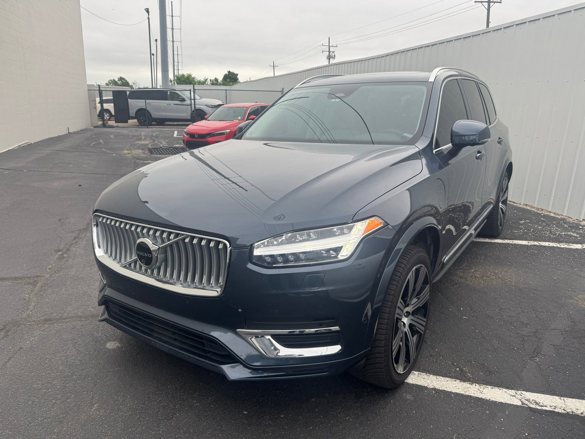 Used 2025 Volvo XC90 T8 Plus w/ Protection Package Premier AWD/4WD image 1