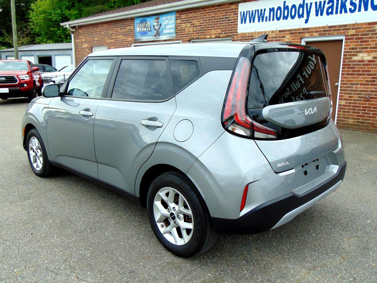 Used 2024 Kia Soul LX w/ Option Group 015 image 8