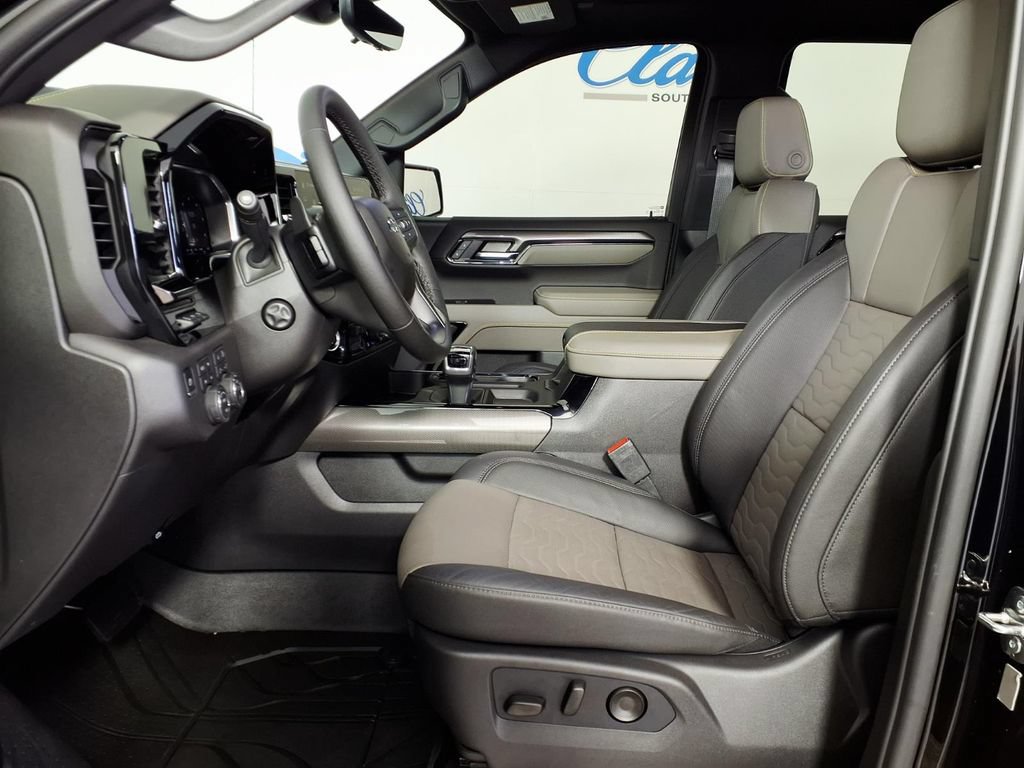 Used 2026 Chevrolet Silverado 1500 ZR2 AWD/4WD image 8