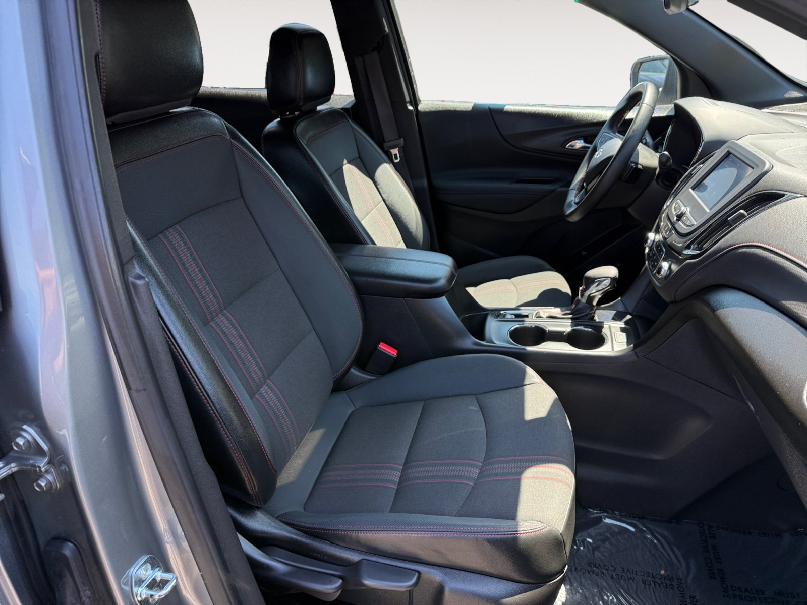 Used 2023 Chevrolet Equinox RS FWD image 19