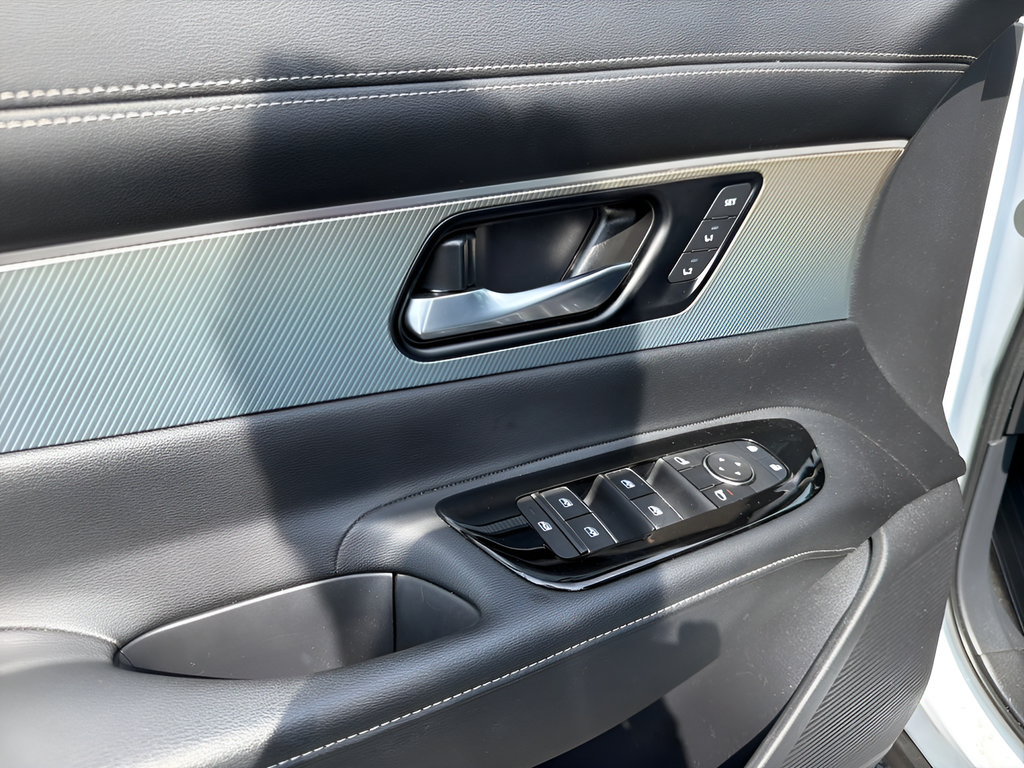 Certified 2025 Nissan Murano SL AWD/4WD image 16