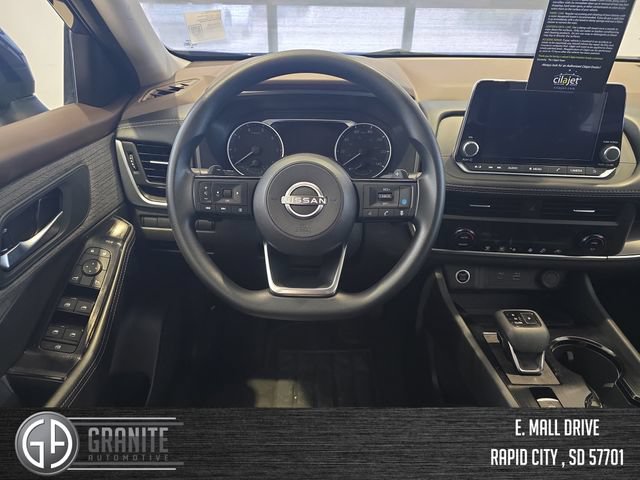 Used 2023 Nissan Rogue SV AWD/4WD image 13